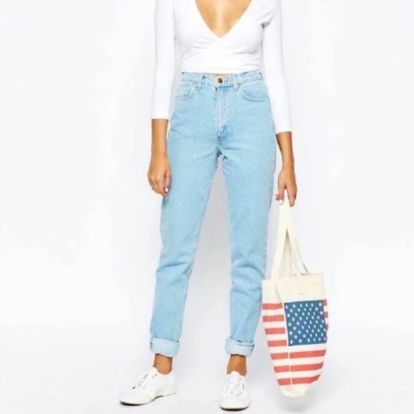 Vintage American Apparel High Waisted Light Wash Denim Mom Jeans - Picture 4 of 8